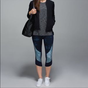 Lululemon Leggings Wunder Under Lotus Blue Camo Crop Size 4